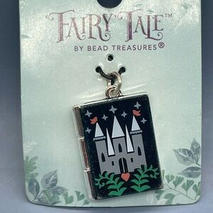 Fairy Tale Castle Charm Pendant, NWT 🦄